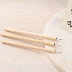 Įrankis dažyti kiaušinius bičių vašku