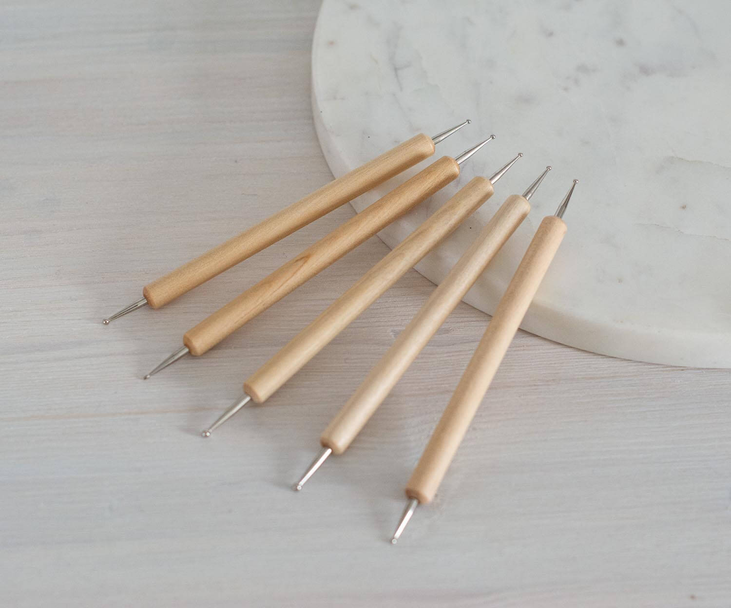 Pagaliukai, įrankiai kiaušinių dažymui bičių vašku